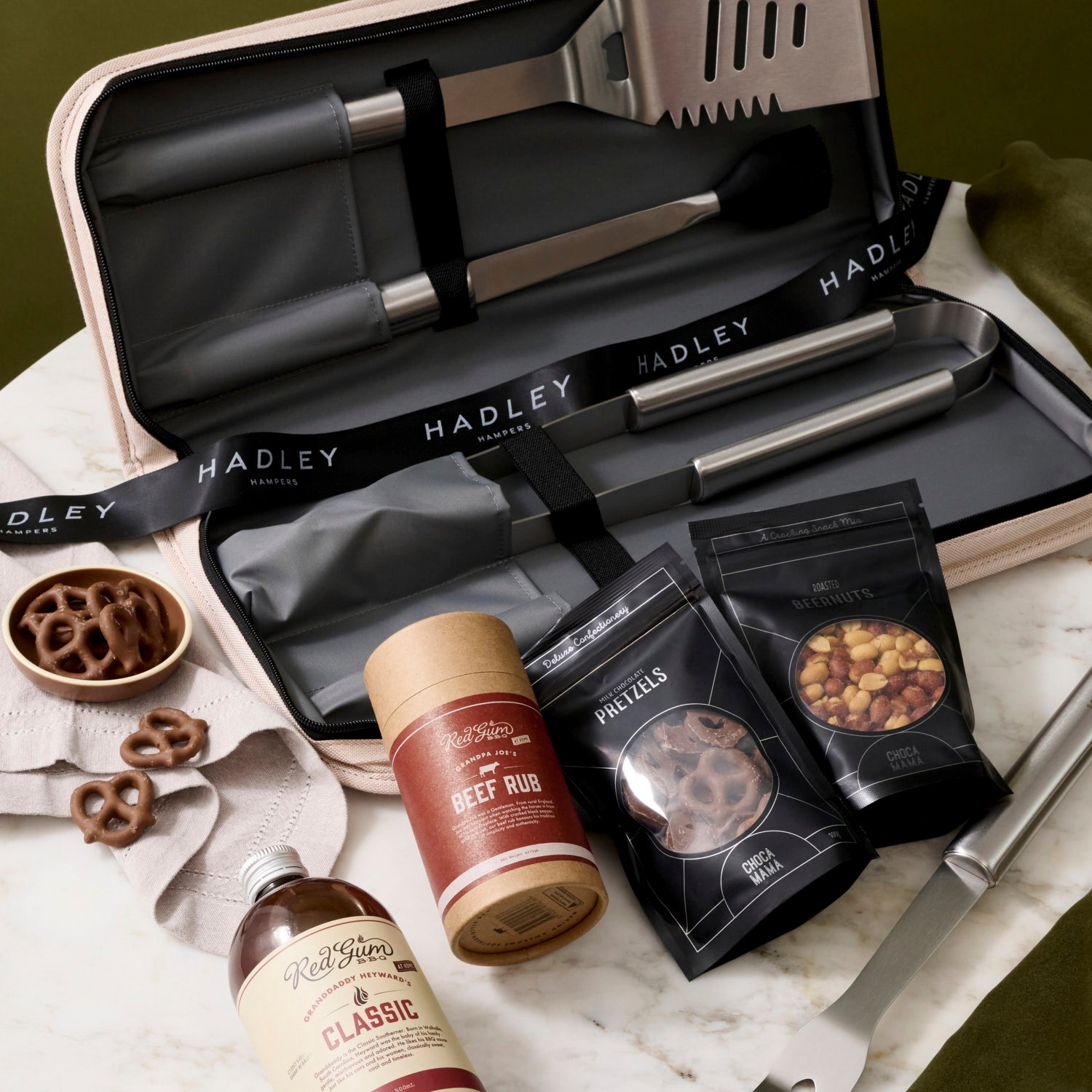 hadley-hampers-bbq-gift-hamper-the-grill-master_0445