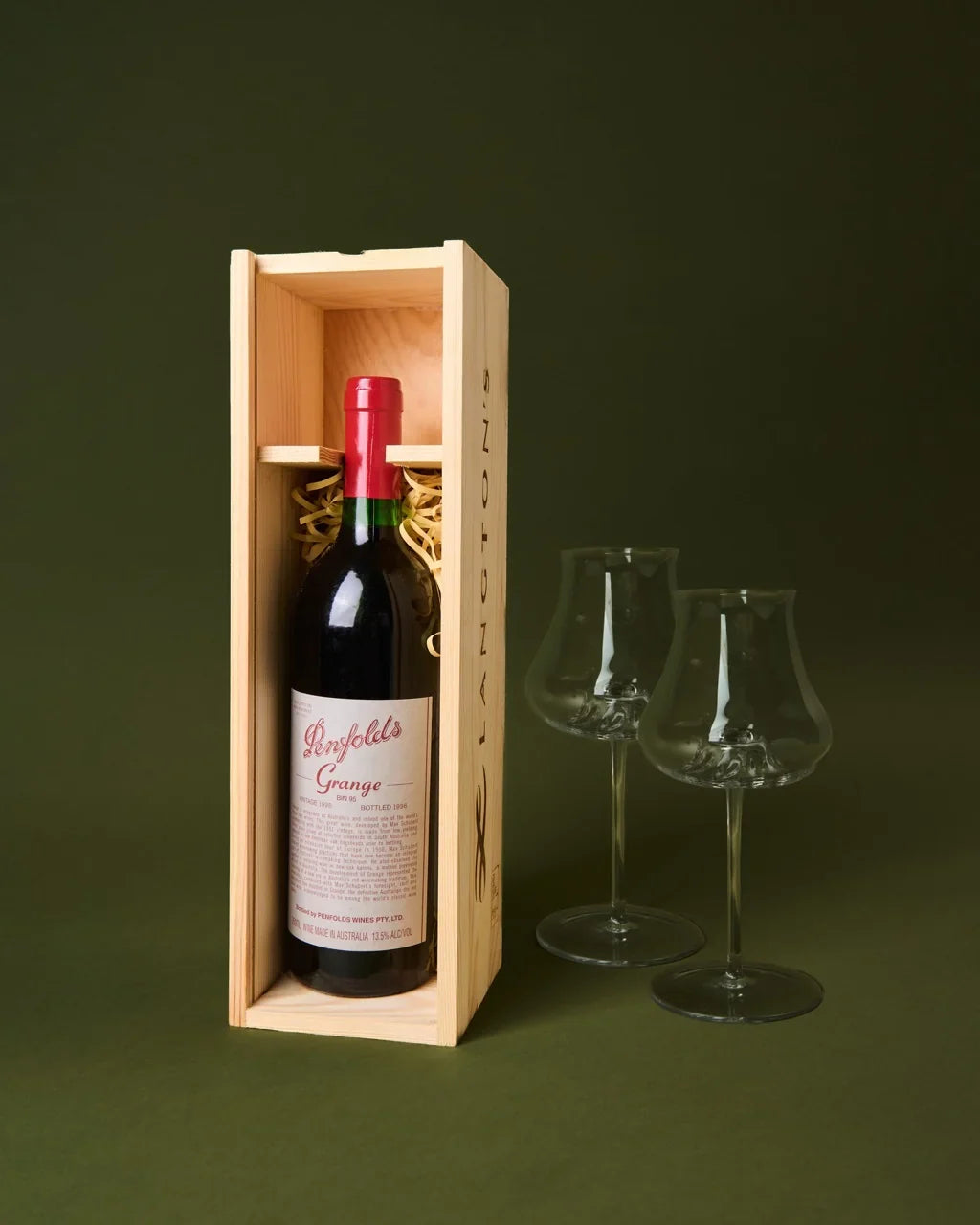 High-end wine hamper featuring Penfolds Grange accompanied by two Denver & Liely handblown crystal wine glasses